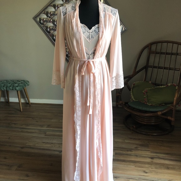 Olga Other - Vintage Olga Pink Lace Nightgown And Robe Small